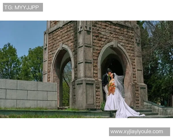 浪漫婚纱之美:穿越时光的爱情誓言与梦幻设计 浪漫婚纱之美:穿越时光的爱情誓言与梦幻设计