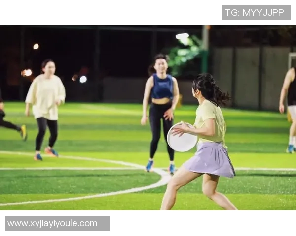 南京飞盘队的团队协作探索与飞盘运动的魅力结合之旅 南京飞盘队的团队协作探索与飞盘运动的魅力结合之旅