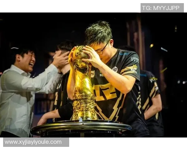 职业联赛特别报道：RNG从青涩战队到顶尖强者的成长之路